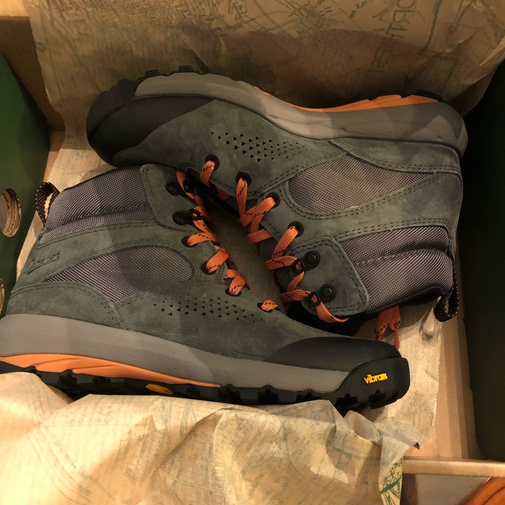 New in box Women’s Danner Gray hiking boots size 5
